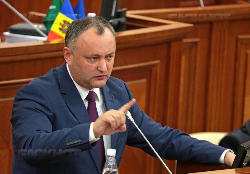 Социалисты не будут голосовать ни за одного кандидата на должность премьер-министра: ни за Плахотнюка, ни за Стурзу, ни за кого другого.