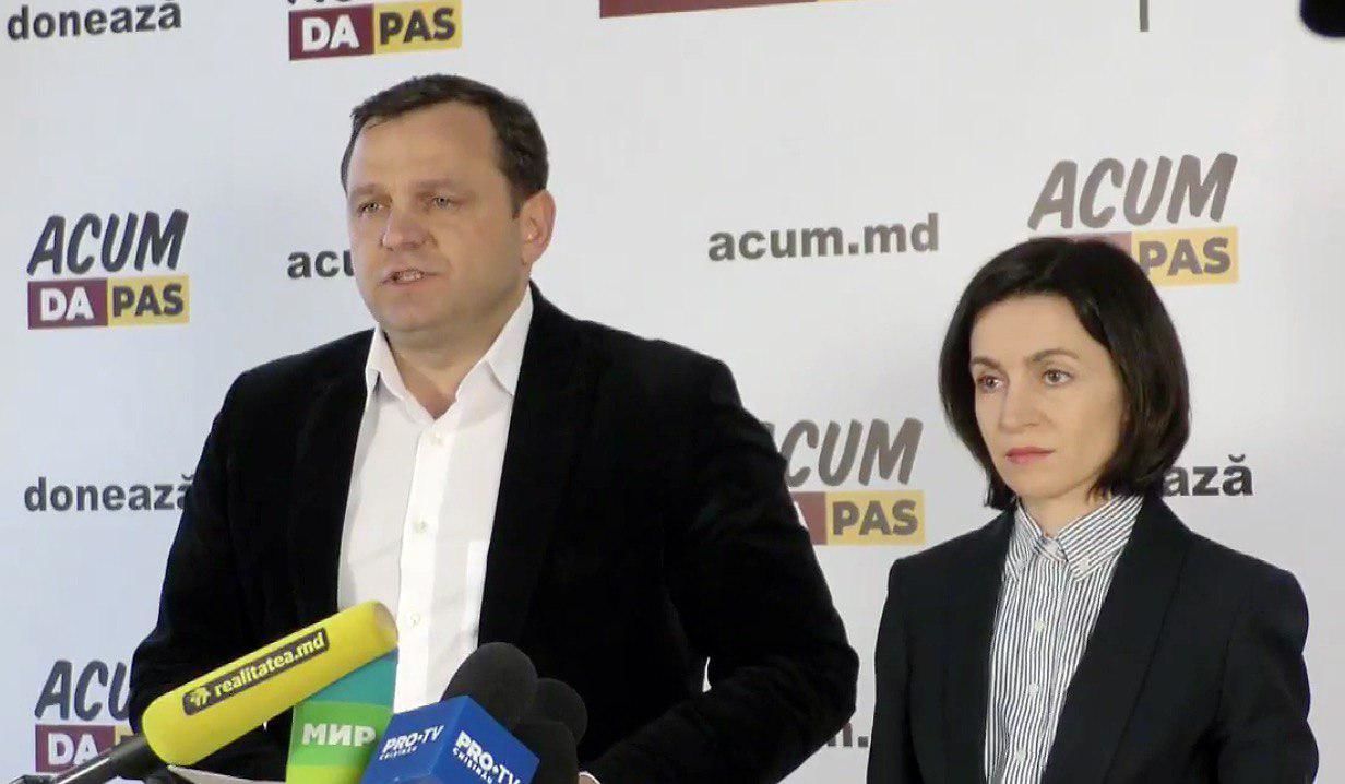 Лидеры блока ACUM Андрей Нэстасе и Майя Санду. 
