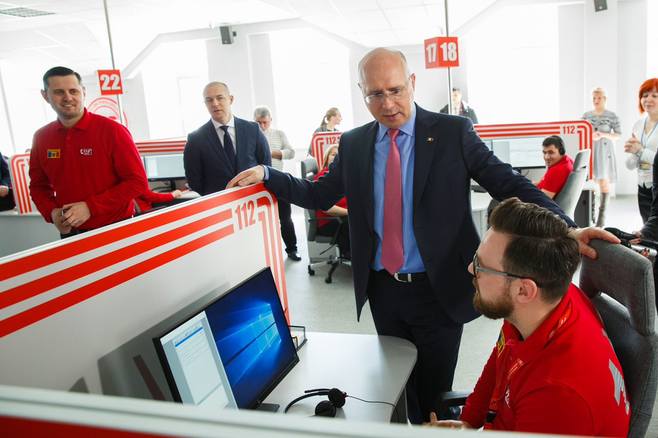 Premierul Pavel Filip a vizitat astăzi sediul Serviciului unic de urgență 112.