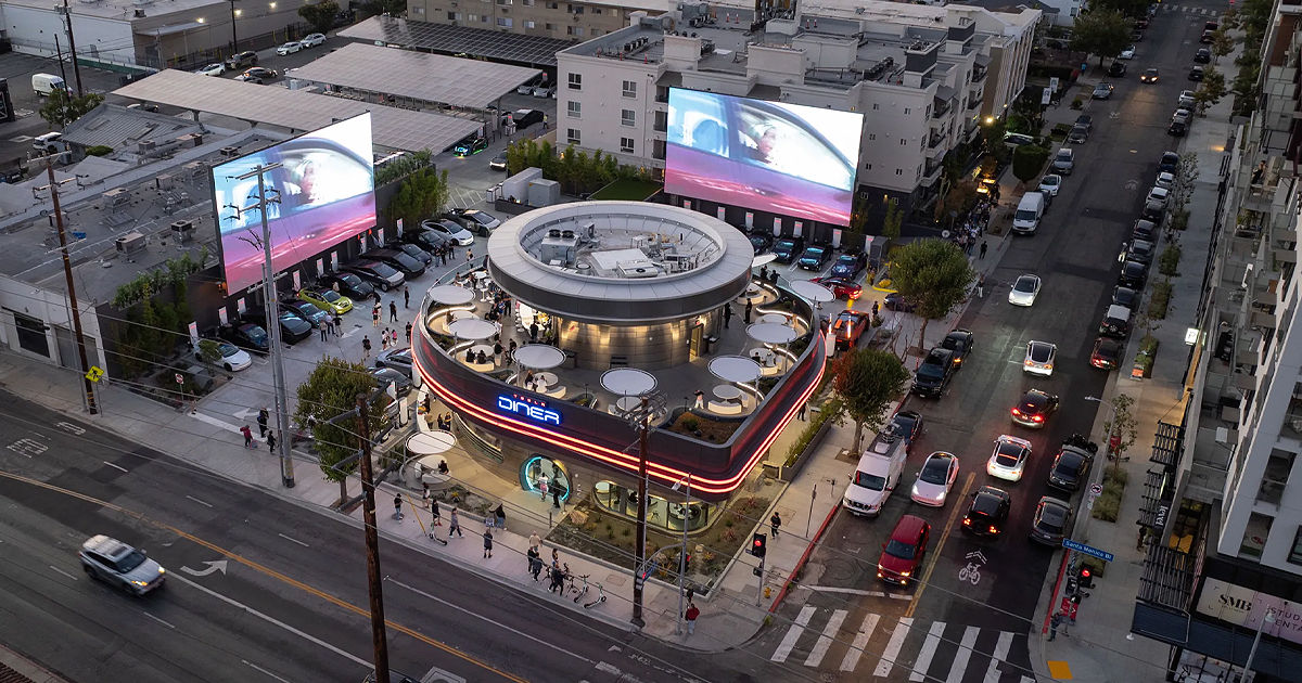 Musk a deschis primul său restaurant: În loc de chelneri lucrează roboți.
