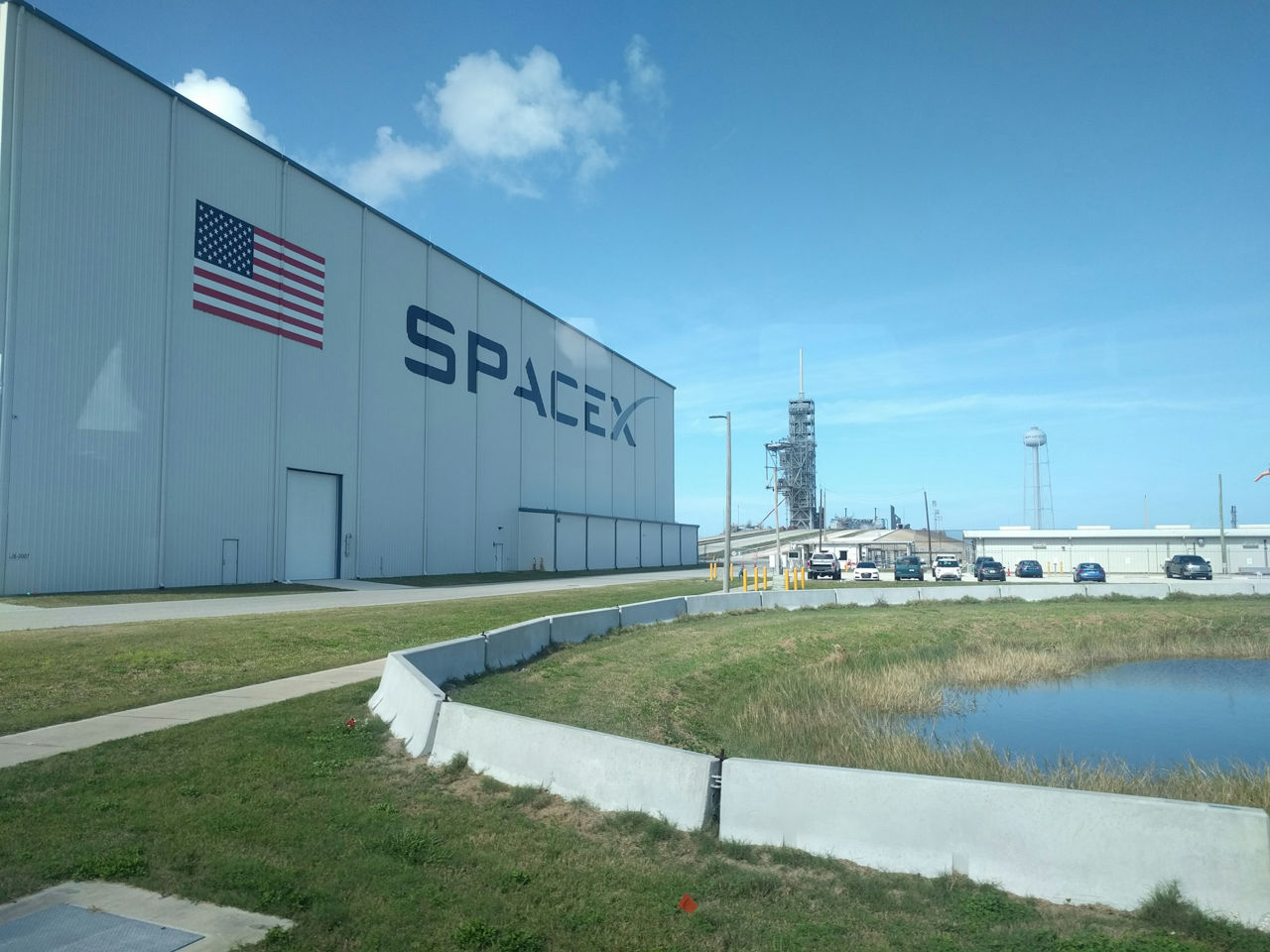 SpaceX в 36-й раз запустила одну ступень Falcon 9 и вывела почти 1 600 спутников Starlink.