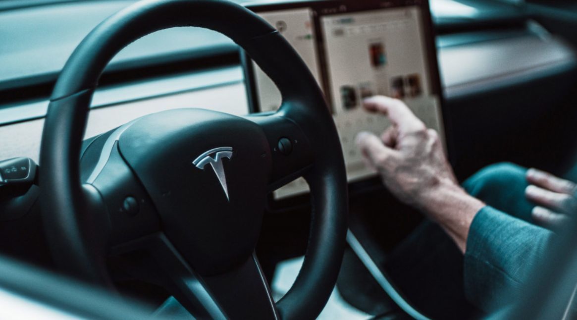 Tesla раскроет данные с датчиков своих электромобилей для владельцев в Китае.