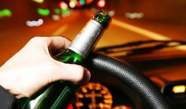 Indivizii ar fi consumat alcool, iar la atenţionarea agenţilor tipii ar fi dat vrâu liber cuvintelor necenzurate. Foto: dirittoinformazione.it
