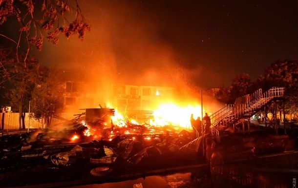 Эксперты определили причину пожара в лагере Одессы.