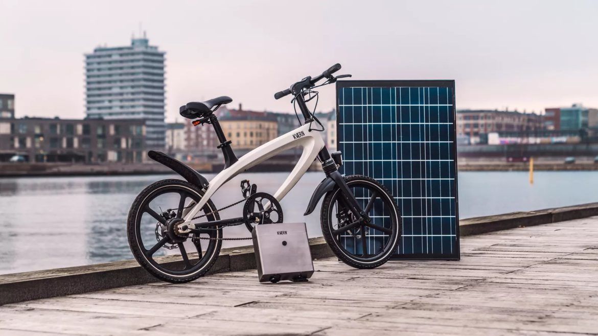 Bicicleta electrică cu panou solar imens nu mai are nevoie de priză. Foto: Playtech