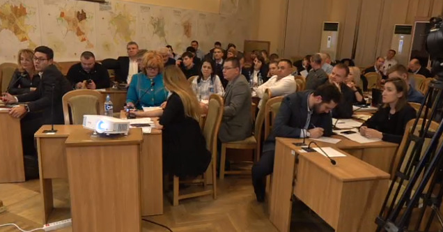 МСК не смог утвердить выплату ежегодной премии работникам служб мэрии.