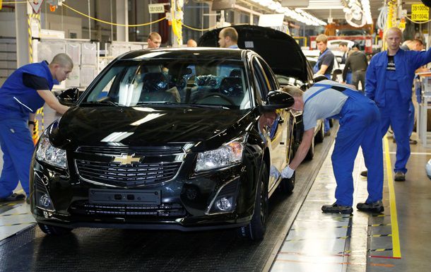 В сегменте легковых автомобилей падение составило 89,9%.