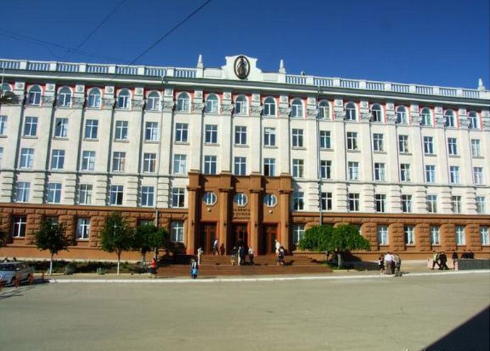 До настоящего времени Всемирная федерация ученых предоставила специальные стипендии более 100 молдавским исследователям.