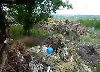 Отходы сюда привозят представители Бельцкого предприятия.