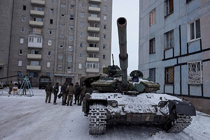 Находящиеся у линии фронта в Донбассе танки не участвуют в боевых действиях. 