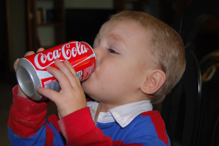Omenirea consumă aproape 10.450 de produse ale Coca-Cola în fiecare secundă.