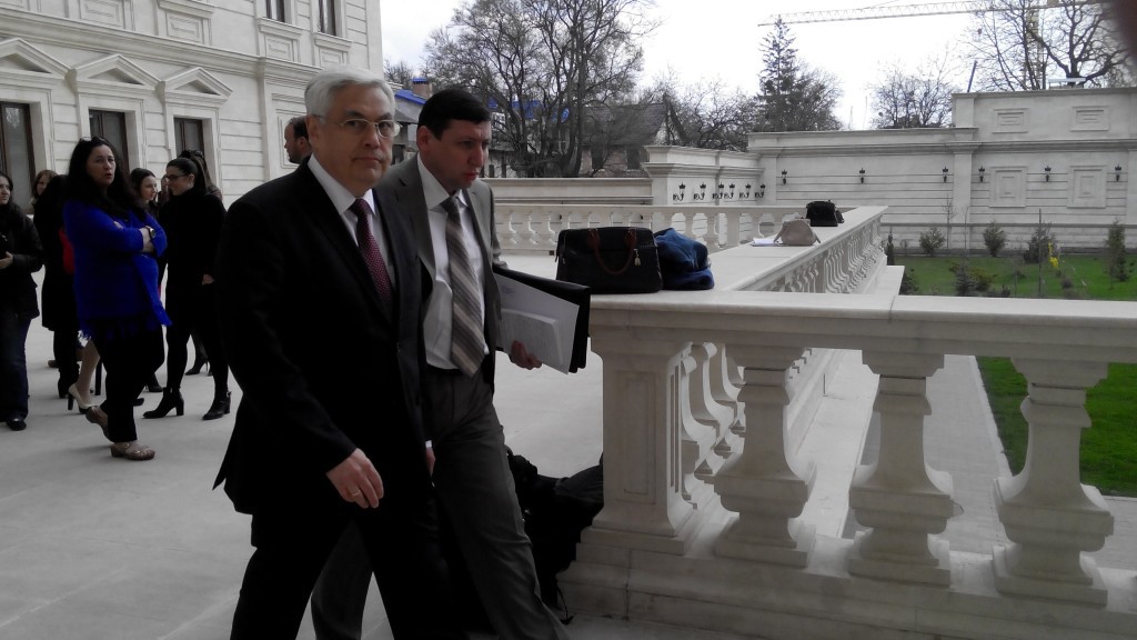 "Заявления об экономической блокаде призваны очернить имидж Украины", — считает Пирожков.