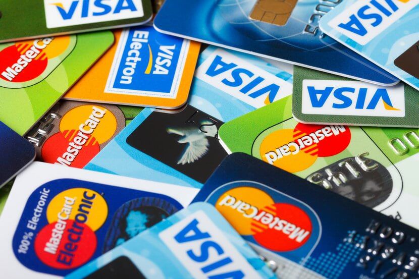Anul acesta se împlinesc 20 de ani de când pentru prima a fost emis primul card bancar în Republica Moldova. Foto: dengiest.ru