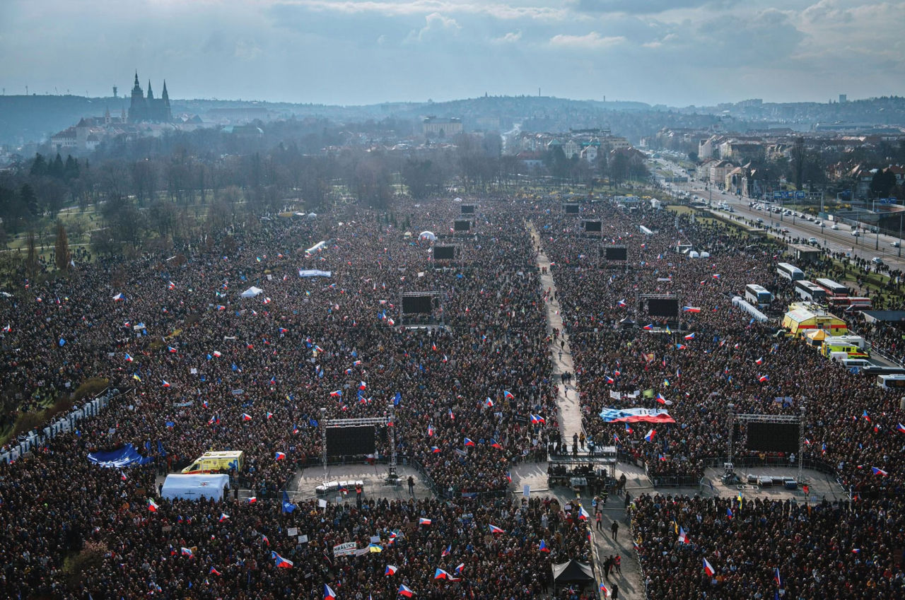 В Праге тысячи людей вышли на митинг против правительства Бабиша.