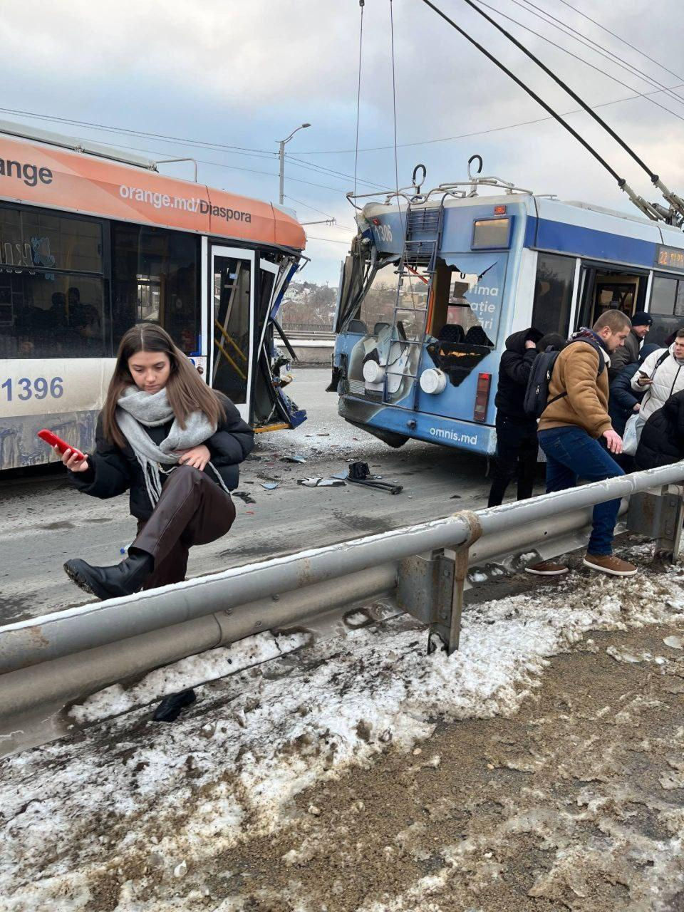 Un accident în care au fost implicate două troleibuze a avut loc la Chișinău.