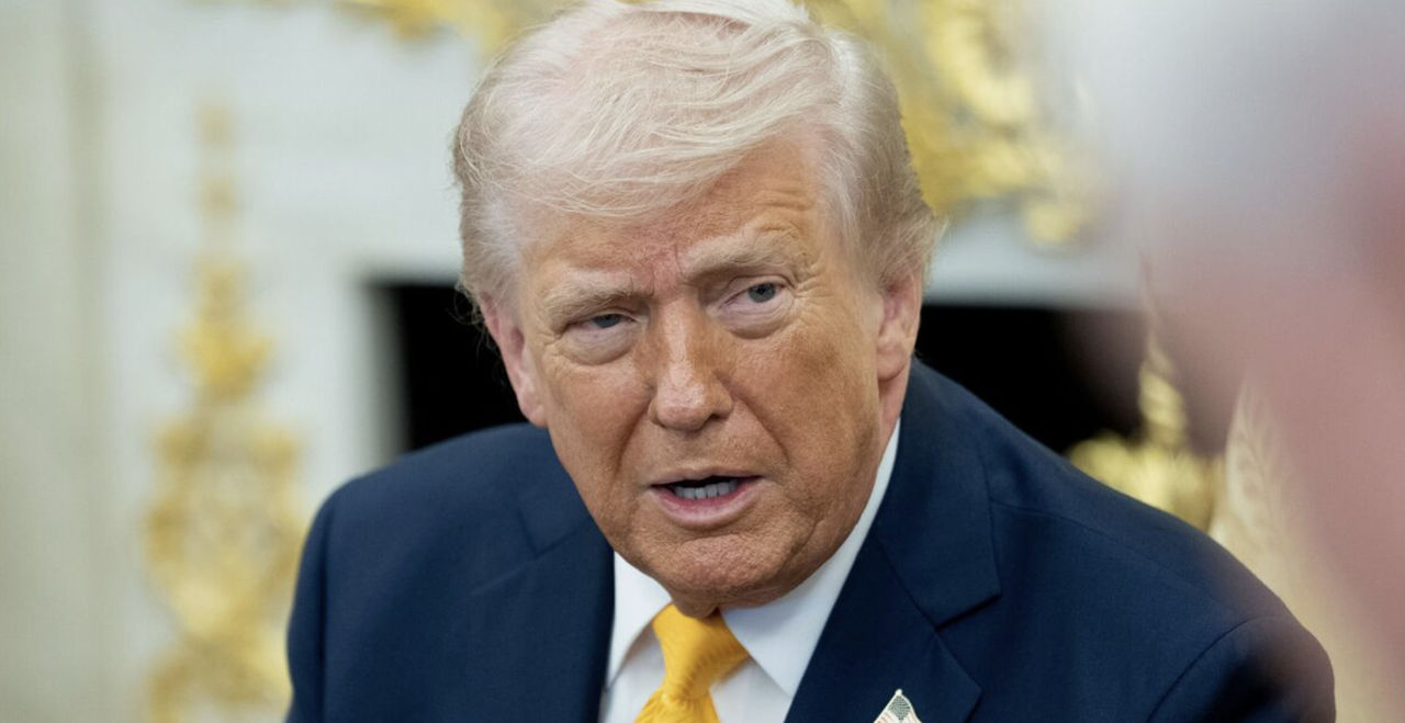 Trump a dat Iranului două zile pentru a deschide Strâmtoarea Ormuz.