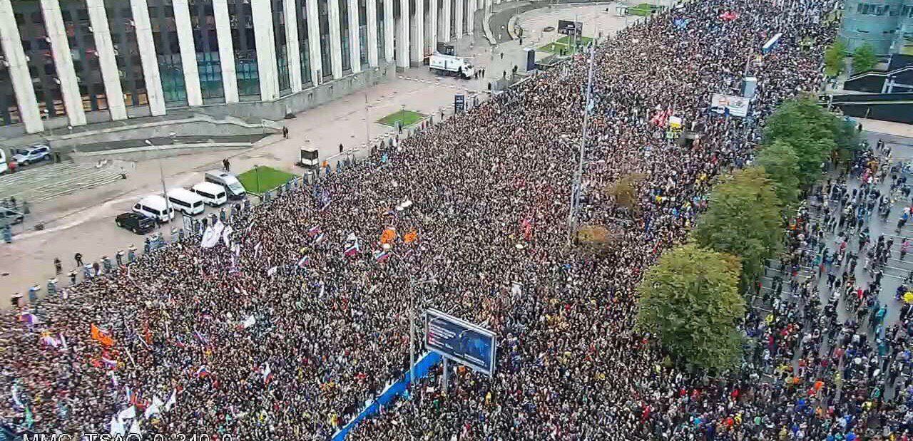 На митинг в Москве пришли 40 тысяч человек.