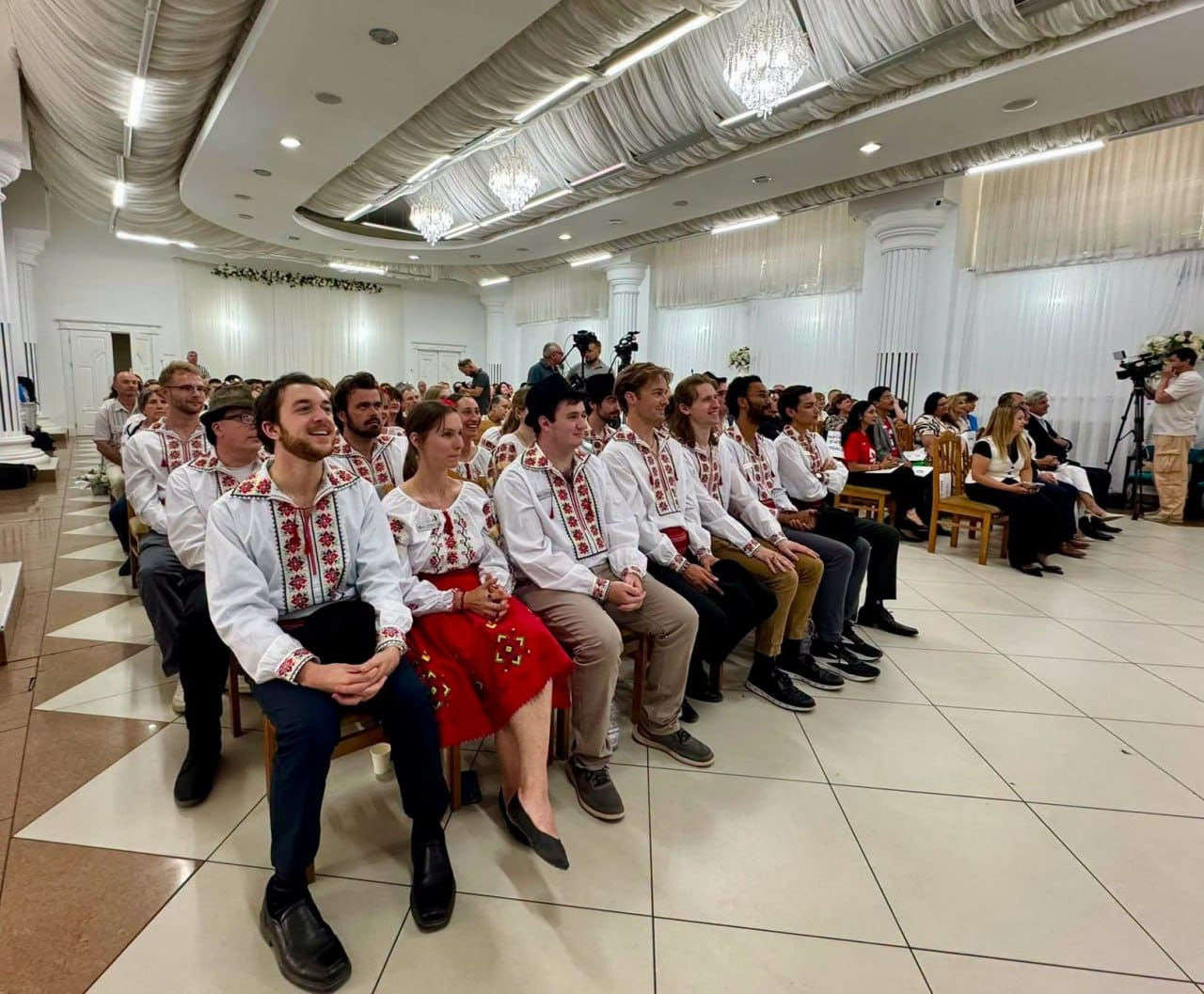 В Молдове начинают двухлетнюю миссию 23 американских волонтера.