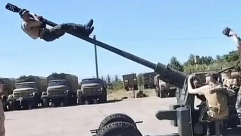 Солдаты Нацармии катались на пушке зенитной установки: ведется расследование.