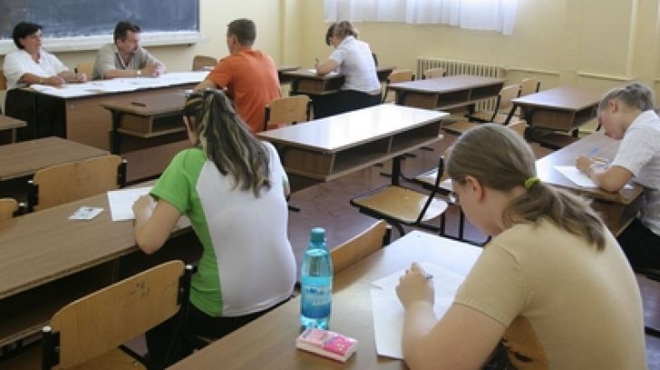 Ministerul Educației interzice colectarea de bani pentru examene. Foto: publika.md
