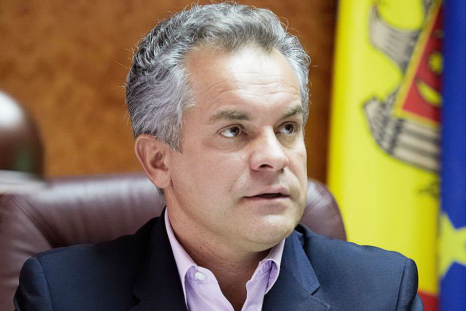 Andrievski recunoaște că despre Plahotniuc s-au scris multe lucruri negative, dar menționează că dacă împotriva oricui ar fi organizată o campanie de denigrare ar putea fi aduse informații adevărate sau scornite pentru a-l distruge.