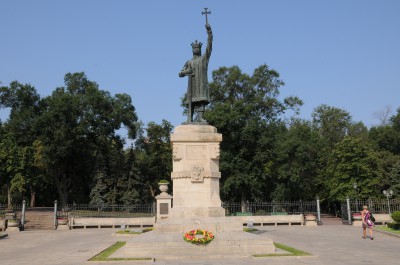 În cadrul evenimentului va fi desfăşurată şi expoziţia ,,Succesele diasporei”.