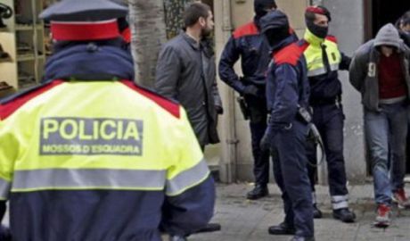 Poliţia spaniolă a arestat un minor suspectat că a ucis dascălul . Foto: ziuanews.ro