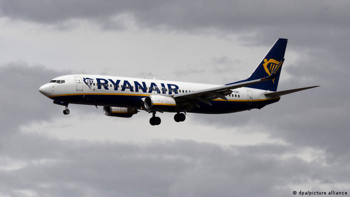 FT: Ryanair заставляет граждан ЮАР сдавать тест на африкаансе перед полетом.