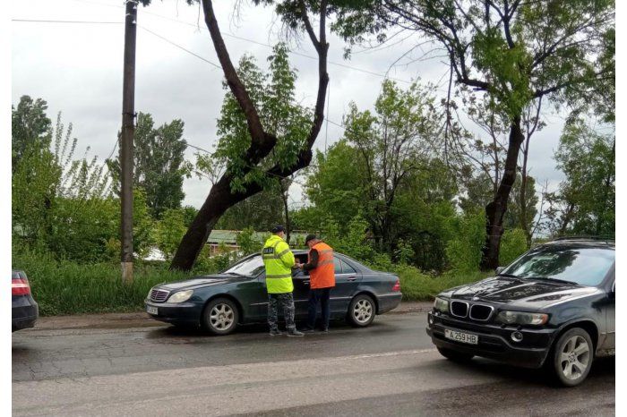 Власти проверили оплату виньетки водителями зарегистрированных за рубежом автомобилей.