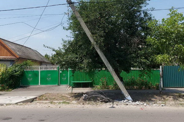 Часть Кирсова на весь день осталась без электричества из-за ДТП.