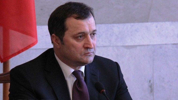 В 2015 году Филат получил в качестве подарков на кумэтрии 15 тысяч евро.
