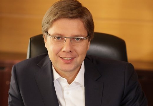 "Объявляю конкурс: 10 лучших ответов получат от меня небольшой приз. Но самое главное — лучшие варианты будут посланы и самому министру." Фото: rus.delfi.lv