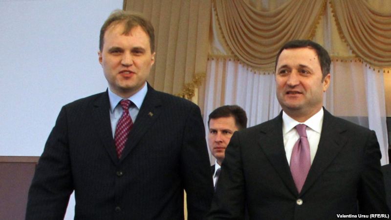 Движение к последней встрече Влада Филата и Евгения Шевчука с самого начала проходило рывками. Фото: europalibera.org
