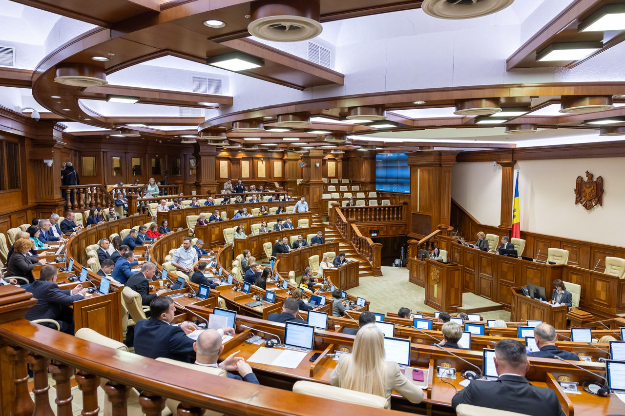 Parlamentul a aprobat în lectura a doua un proiect de lege privind regimul străinilor.