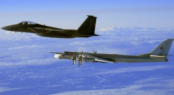 Avioanele militare rusești pentru bombardament au făcut raiduri în imediata apropiere a țărmului coastei de vest a Statelor Unite chiar de Ziua independenței.