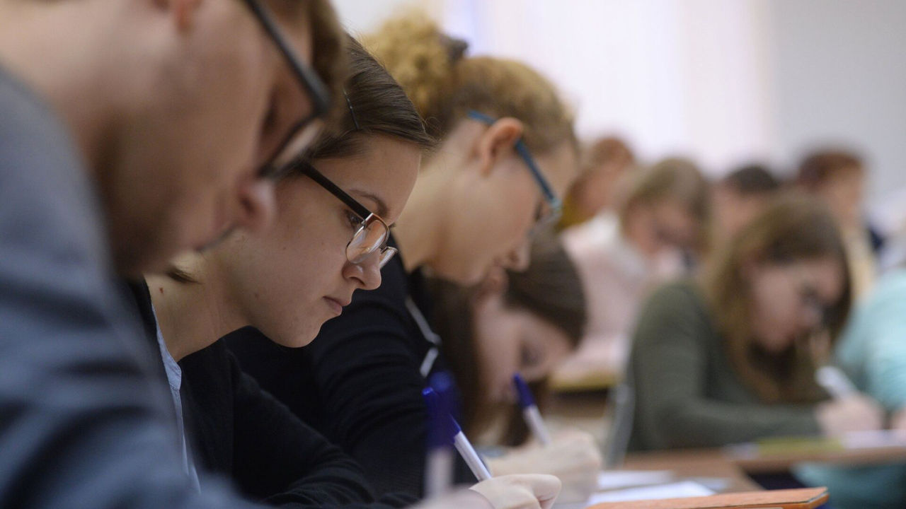 За год количество студентов в Молдове уменьшилось почти на 5%.