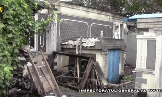 Un bărbat din orașul Edineț a rămas fără casă și bunuri, după ce locuința a fost jefuită și ulterior, arsă.