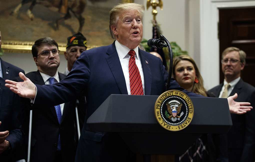 Президент США Дональд Трамп пошутил, что ему будет не хватать Хиллари Клинтон на президентских выборах 2020 года.