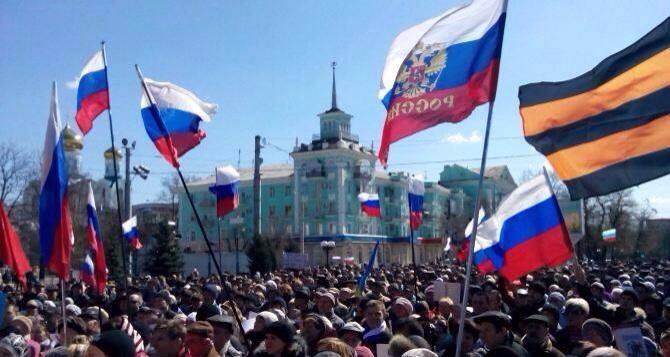 Митингующие также решили обратиться к Виктору Януковичу, чтобы он легитимизировал эту инициативу.