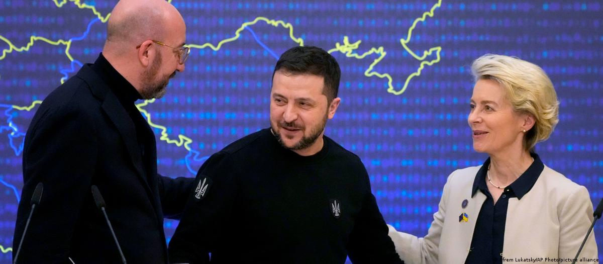 Владимир Зеленский вместе с главой Евросовета Шарлем Мишелем и председателем ЕК Урсулой фон дер Ляйен.