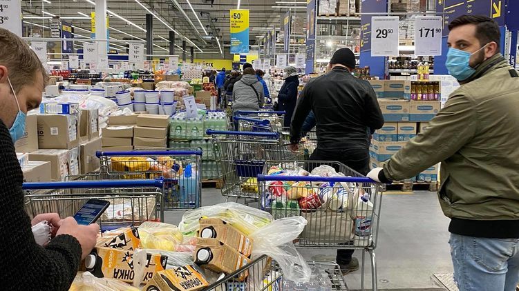 На Украине ввели госрегулирование цен на ряд товаров из-за коронавируса.