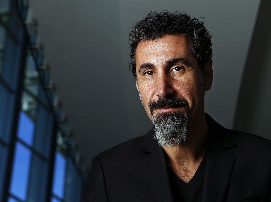 Лидер System of a Down поддержал сестер Хачатурян.