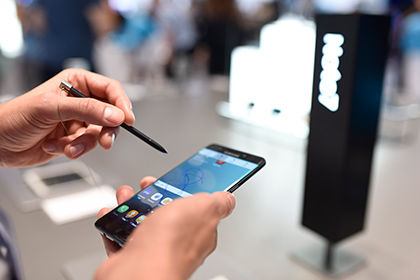 В Samsung заявили, что компания берет на себя ответственность за то, что не смогла идентифицировать и устранить возможные проблемы до того, как Galaxy Note 7 поступил в продажу.