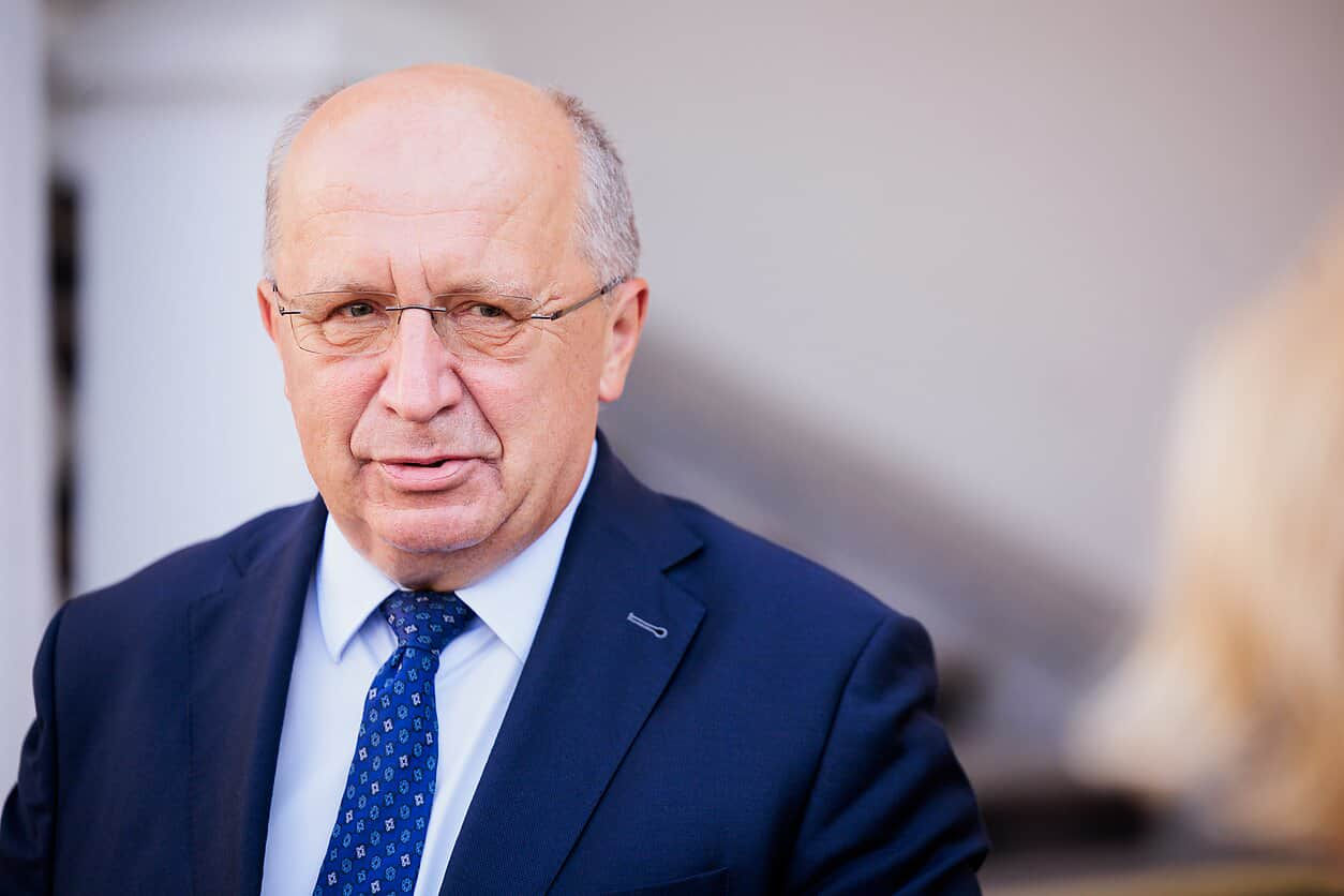 Viitorul comisar european pentru Apărare a cerut stocuri obligatorii de muniție.