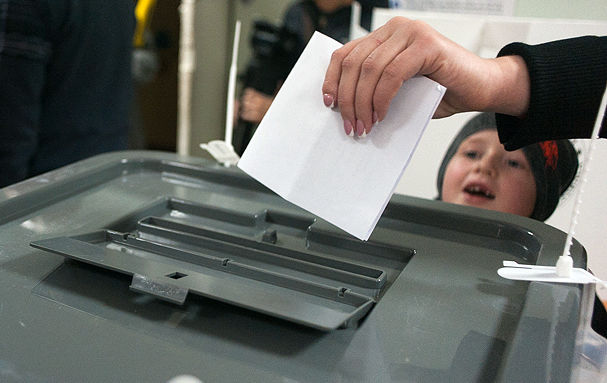 Политикам могут запретить использовать детей в предвыборной рекламе.