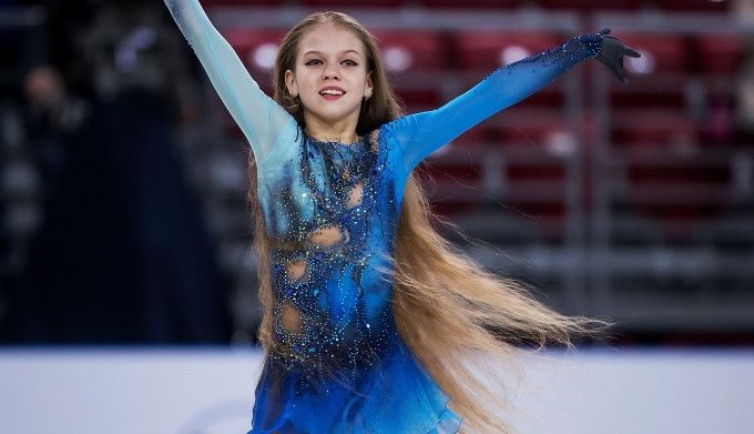 O fetiță de 13 ani din Rusia a scris istorie în patinajul mondial. 