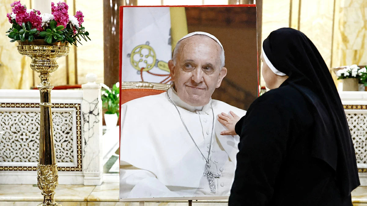 Vaticanul a anulat simbolurile puterii Papei.
