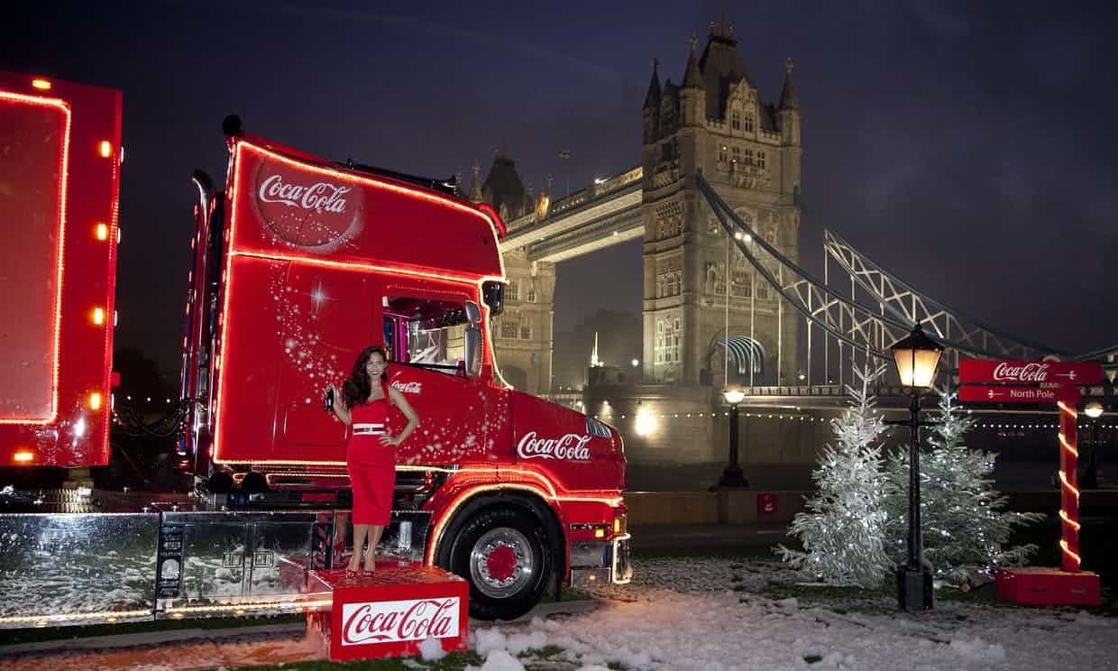 В Британии призвали отменить рождественский тур грузовиков Coca-Cola.