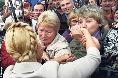 Тимошенко в этот день рождения может остаться без торта из-за своей бессрочной голодовки.