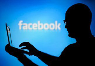 Facebook "делает недостаточно для повышения осведомленности" пользователей об этой сфере.